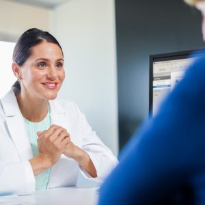 StarkeyPatientJourney_Day1_AudiologistOffice_0385